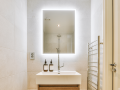 Oglindă LED dreptunghiulară iluminată, cu margine sablată - 60x80 cm - alb neutru (4500K)